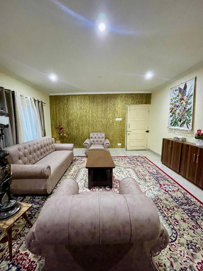 The Khayabaan - Luxurious Home Stay Away From Home Srīnagar Esterno foto
