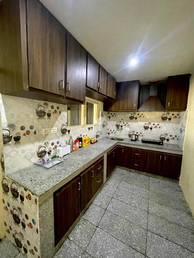 The Khayabaan - Luxurious Home Stay Away From Home Srīnagar Esterno foto