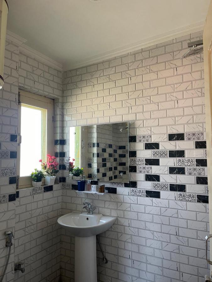 The Khayabaan - Luxurious Home Stay Away From Home Srīnagar Esterno foto