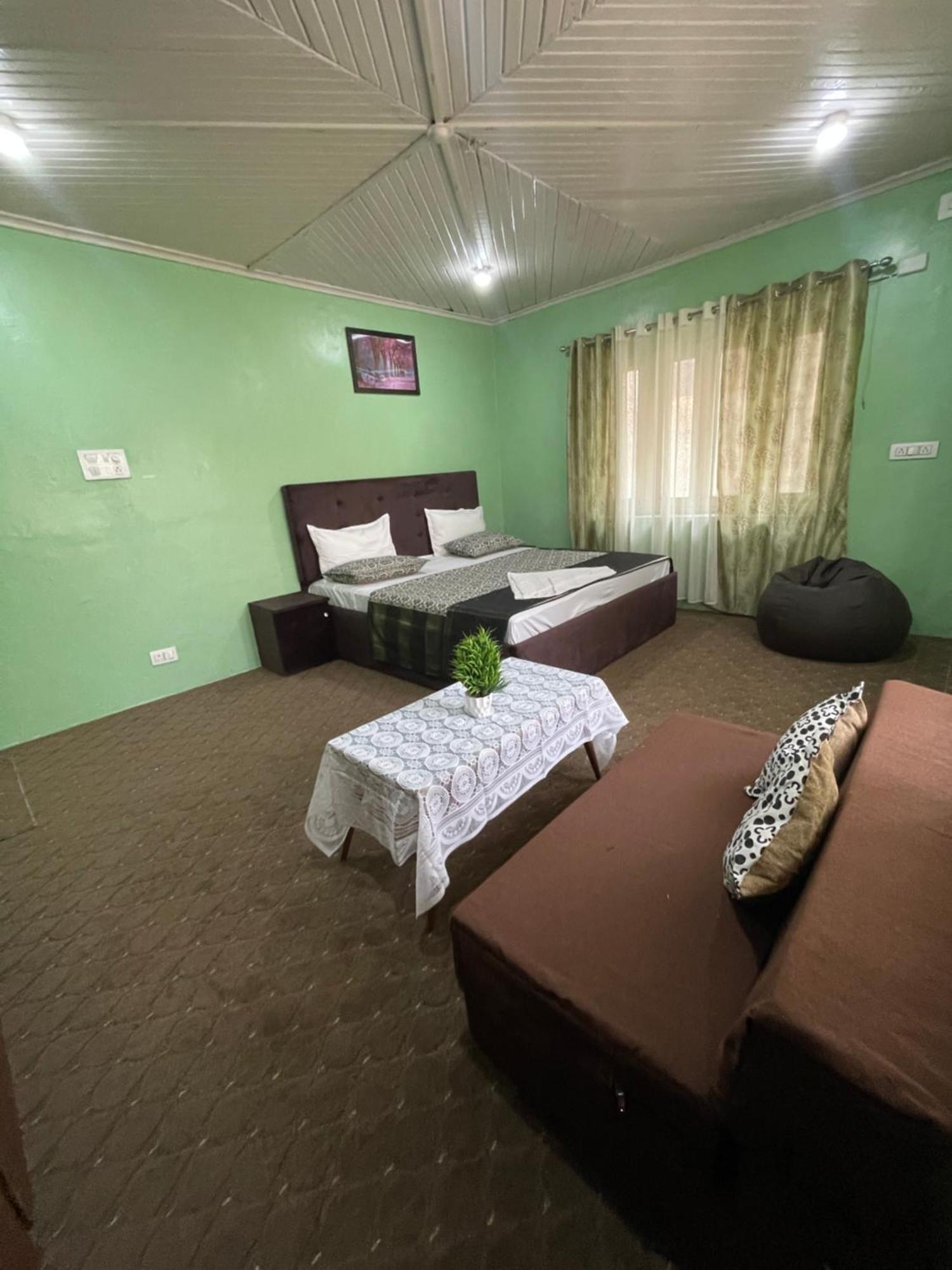 The Khayabaan - Luxurious Home Stay Away From Home Srīnagar Camera foto